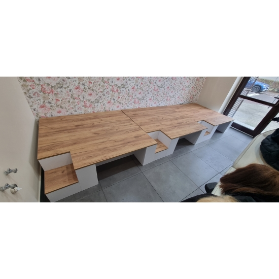 Podest do pedicure z miejscem na nogi